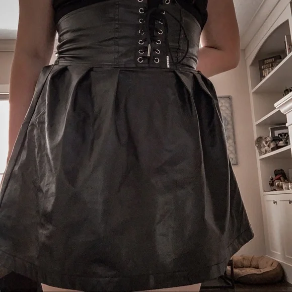 A-Line Pleather Skirt With Faux Corset (Size 4) - Picture 4 of 6